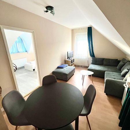 Voeroesmarty Deluxe Vendeghaz Apartment Kaposvar Exterior photo
