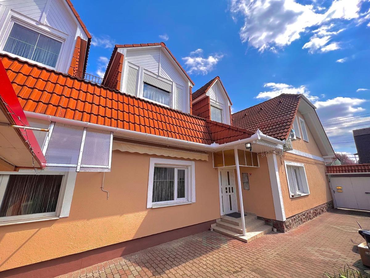 Voeroesmarty Deluxe Vendeghaz Apartment Kaposvar Exterior photo