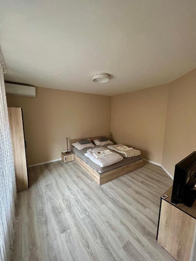 Voeroesmarty Deluxe Vendeghaz Apartment Kaposvar Exterior photo