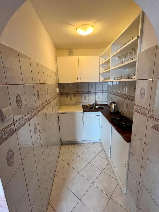 Voeroesmarty Deluxe Vendeghaz Apartment Kaposvar Exterior photo