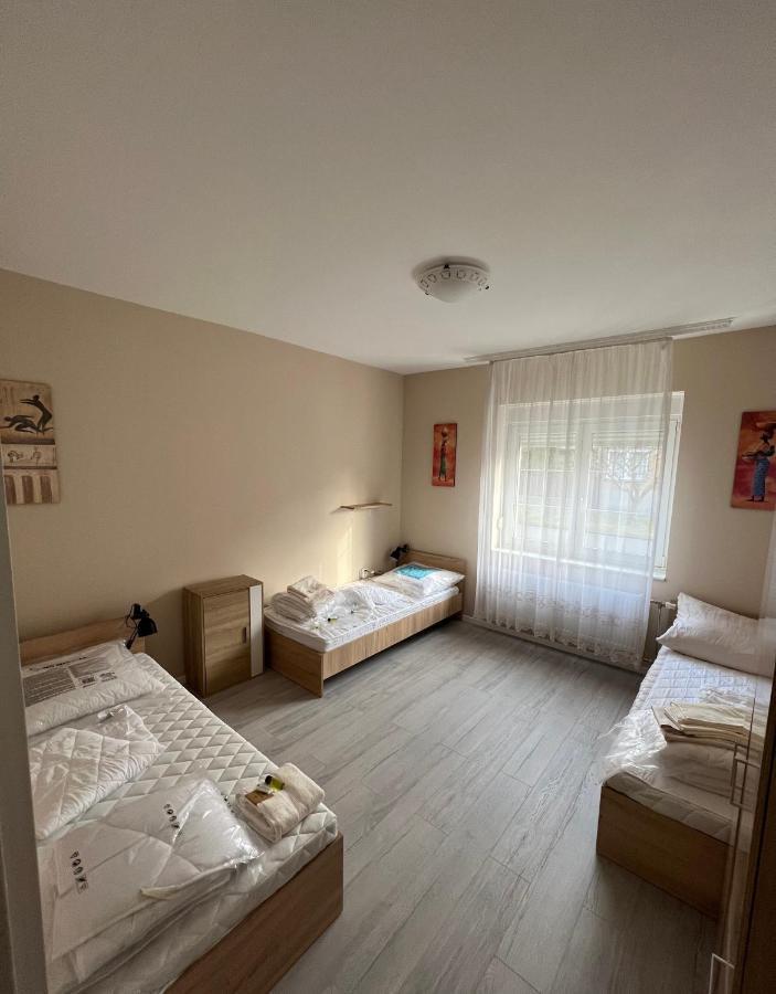 Voeroesmarty Deluxe Vendeghaz Apartment Kaposvar Exterior photo