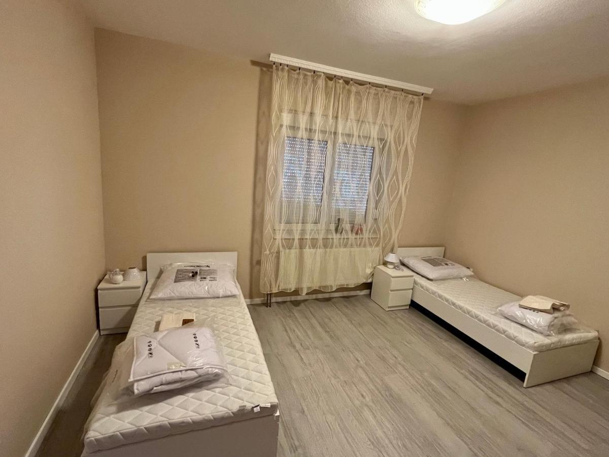 Voeroesmarty Deluxe Vendeghaz Apartment Kaposvar Exterior photo