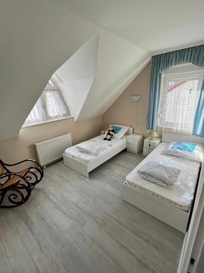 Voeroesmarty Deluxe Vendeghaz Apartment Kaposvar Exterior photo
