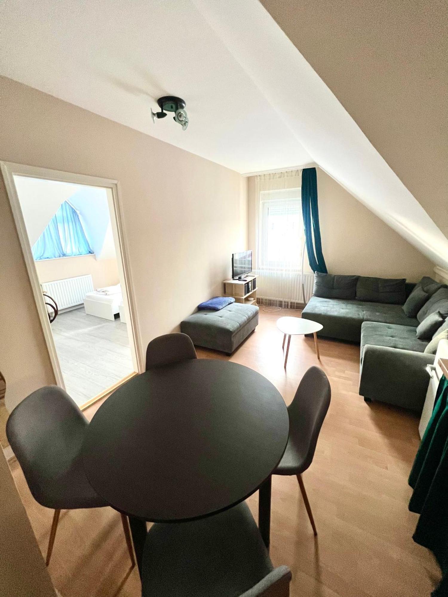 Voeroesmarty Deluxe Vendeghaz Apartment Kaposvar Exterior photo